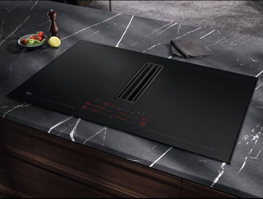 AEG XCD6847AB Inductie kookplaat met afzuiging 83 cm