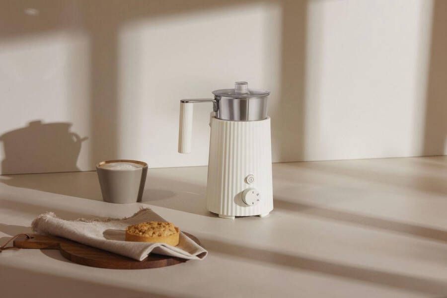 Alessi Melkopschuimer Plissé – Zwart – Ontworpen door Michele de Lucchi – MDL13 B – Stijlvol en Krachtig – Perfect voor het Maken van Melkopschuim voor Koffie en Cappuccino - Foto 2