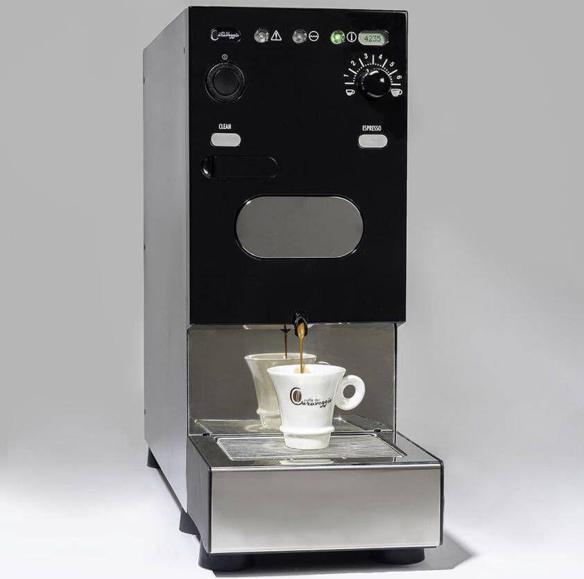 Caffè del Caravaggio Koffiemachine Ese serving