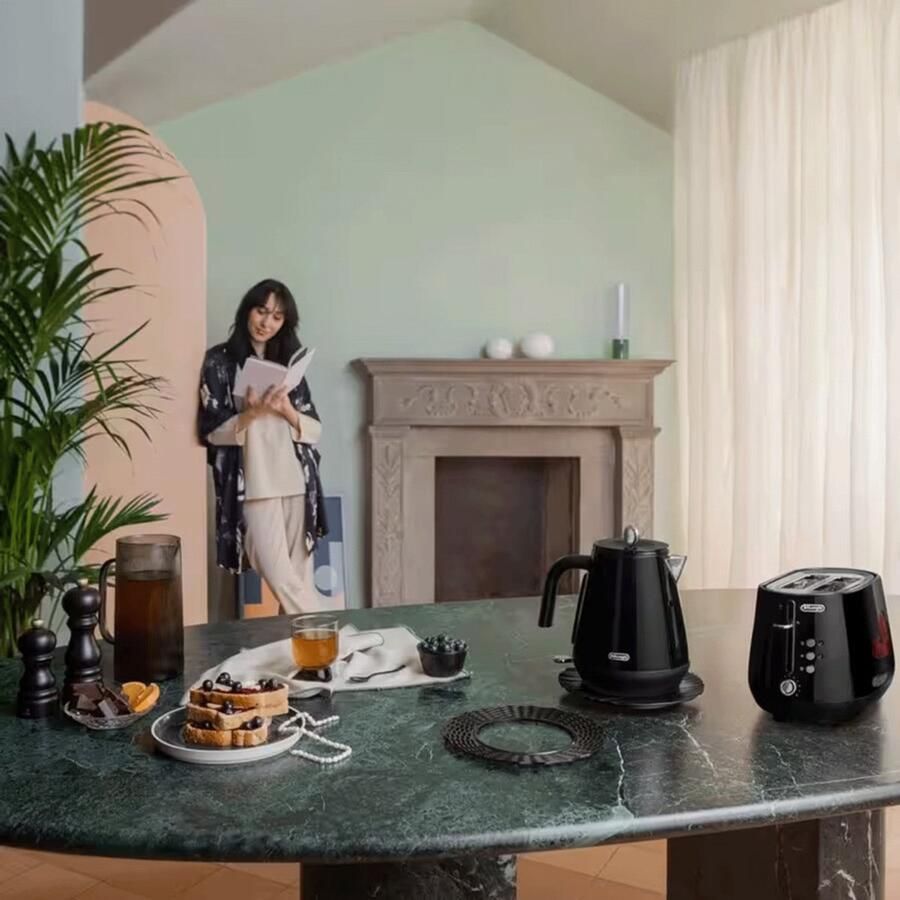 De'Longhi DeLonghi Eclettica KBY2001.BK Elektrische waterkoker 1 7 l Zwart