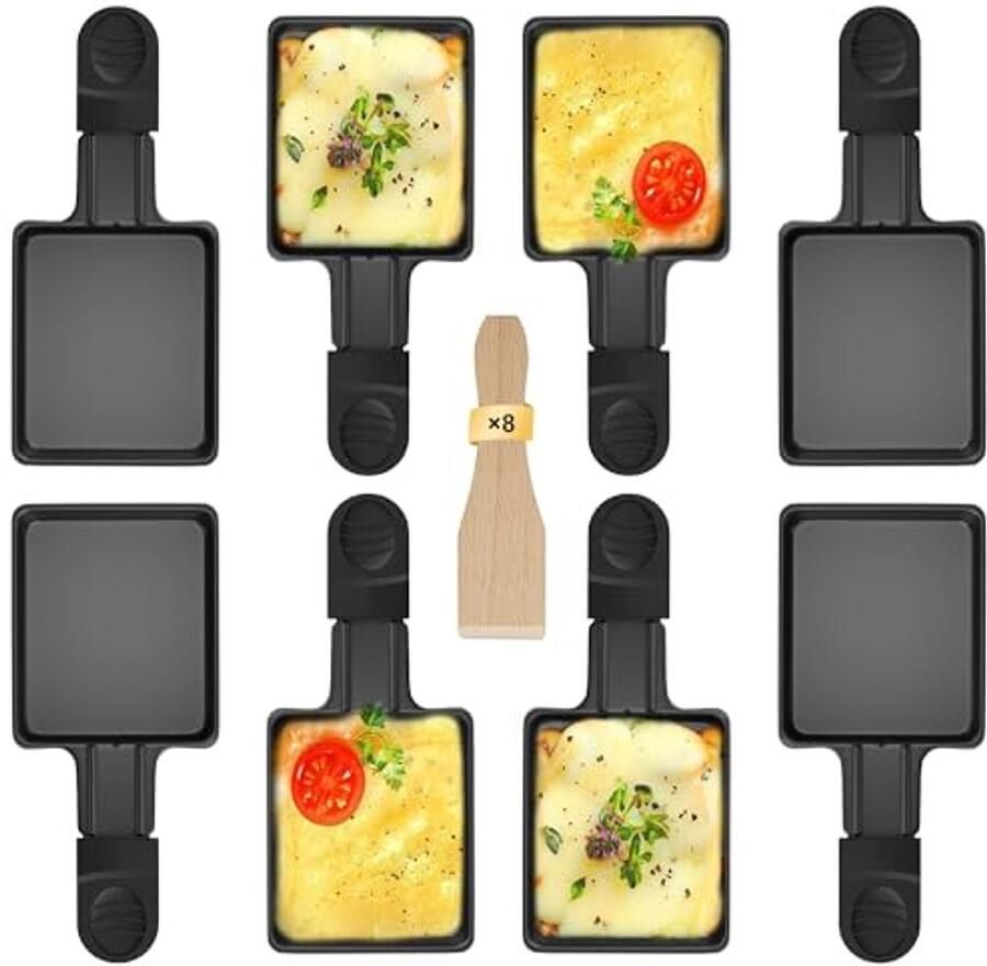 4-delige raclette pannenset met zwarte handgrepen en houten schoppen