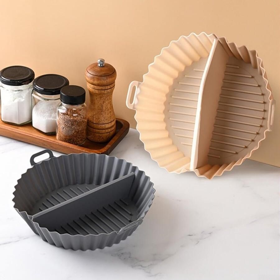 Airfryer bakplaat – Airfryer accessoires – Ronde Silicone Baking Tray met Verdeling – Non-Stick Hittebestendig Bakvorm voor Oven & Airfryer – Geschikt voor Cakes Cookies & Muffins – 20×20×4.5 cm – Gebroken Wit en Grijs – 2 stuks