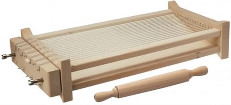 Chitatte met deegroller voor verse pasta Handgemaakt abruzzese keuken gereedschap