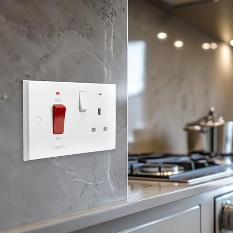 Dubbele Polige Fornuis Met Enkel Stopcontact en Voedingsindicator 45 Amp Wit