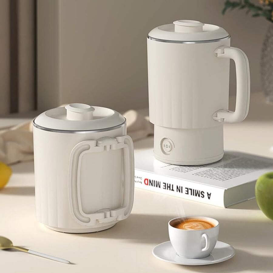 Elektrische waterkoker Draagbare reiswaterkoker 600 ml Kleine elektrische waterkoker Met inklapbaar handvat Roestvrij staal van voedselkwaliteit Dubbele stand geschikt voor campers kamperen enz. beige