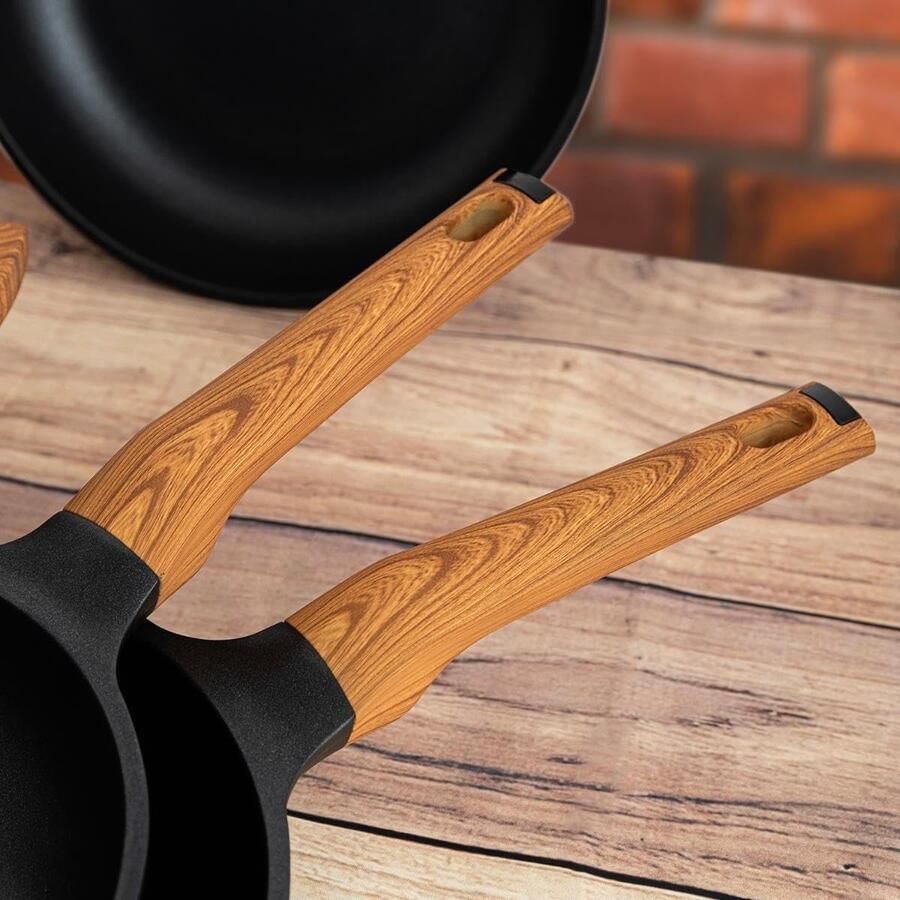 Gegoten Aluminium Koekenpan Dagelijks Koken Twee Lagen Antiaanbaklaag 20 cm Zwart