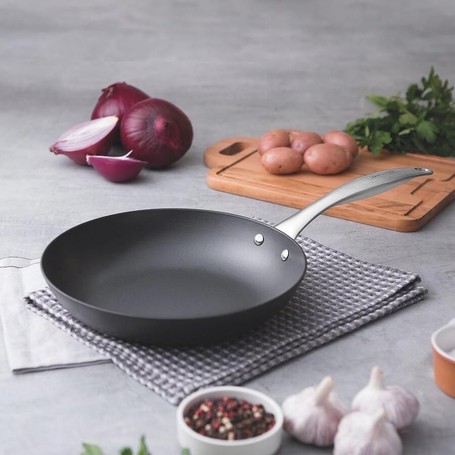 Gietijzeren Koekenpan Zwarte Emaille Pan Koken & Braden Ovenbestendig tot 260°C 30 cm diameter Zwart