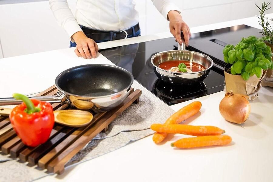 Hapjespan Meerlaags Koekenpan Sauteuse Gelijkmatig Verwarmen Druppelvrij Afgieten 20 cm Diameter