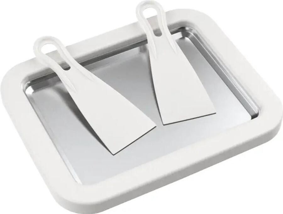 IJsmachine met twee schrapers. IJsbak. IJshoorntjesmachine voor het maken van ijshoorntjes en ijs