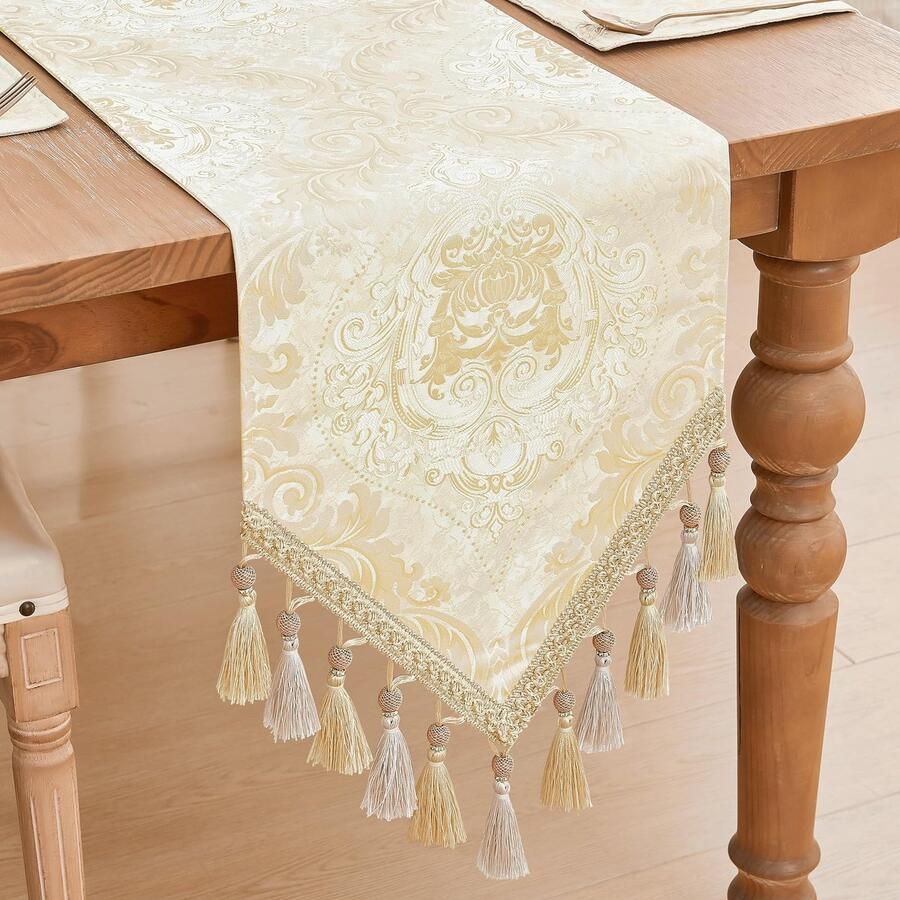Omgoods Tafelrunner met Kwasten 33x274 cm Lichtgoud