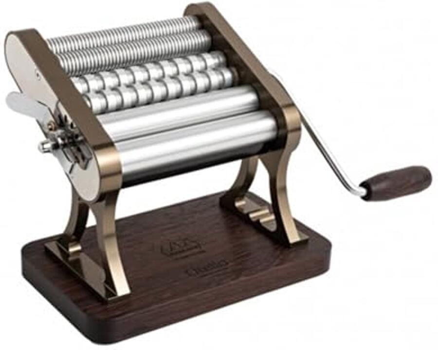 Pastamachine van aluminium en hout champagnekleur Handgemaakte kwaliteit