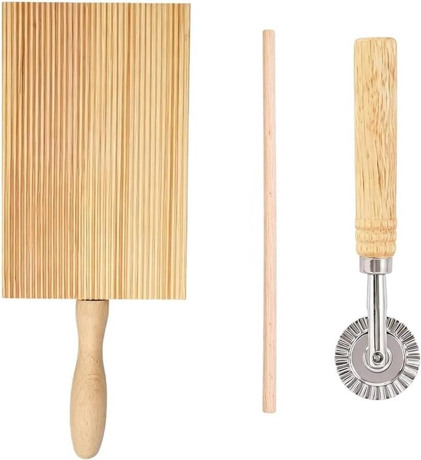 Plank met deegsnijder en stokje voor macaroni ravioli pastamachine handmatige pastamachine verse pastamachine houten plank keukengerei voor authentieke maaltijden thuis