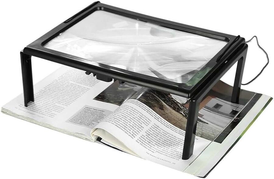 Ultradun A4 vergrootglas met volledige pagina met 3x vergrootglas 4 LED-lampjes om te lezen
