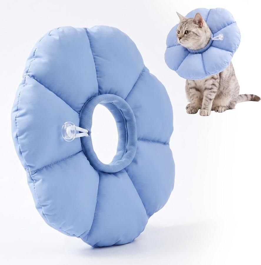 Verstelbare en comfortabele kattenhalsband van zacht nylon met waterdichte blauwe bloemen voor postoperatief herstel hygiëne en ongediertebestrijding M formaat
