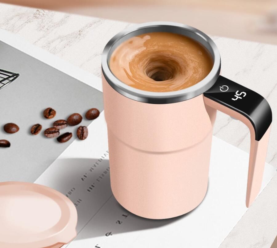 Zelfroerende mok 380 ml automatische magnetische roerbeker oplaadbare intelligente koffiemok met temperatuurweergave geschikt voor koffie melk en thee (roze)