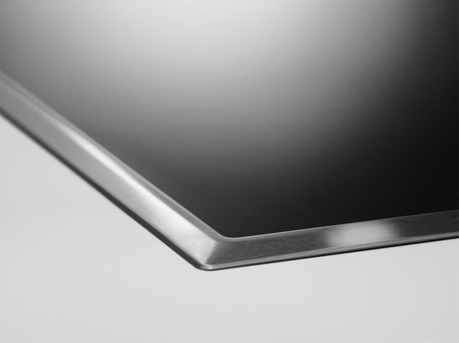 Electrolux LRR6436M – 60 cm Keramische Kookplaat – 4 Zones 2 Uitbreidzones – Zwart Glanzend – Touch-bediening