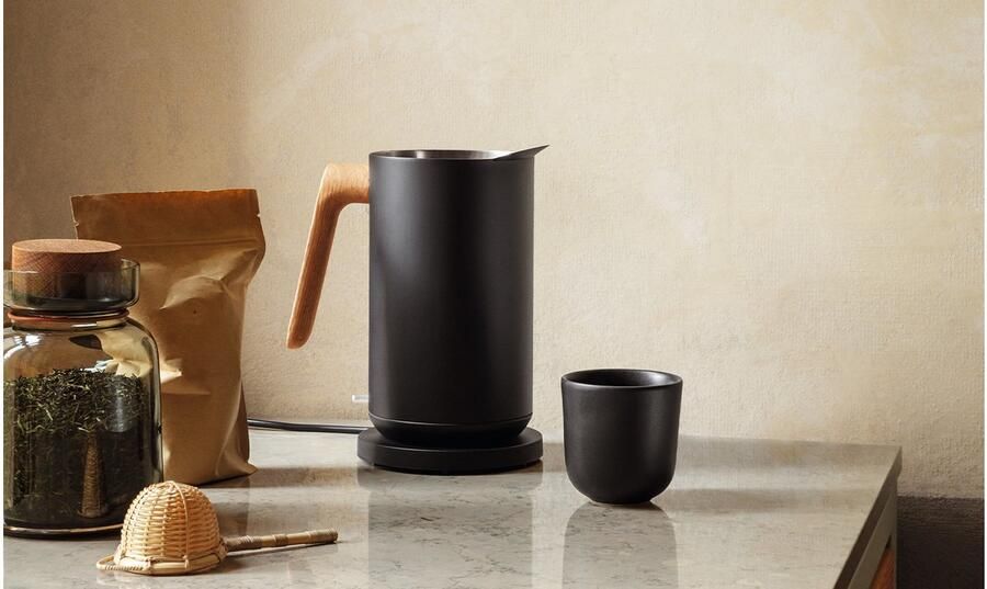 Eva Solo Nordic Kitchen Waterkoker 1 5 liter Zwart Kunststof Eikenhout
