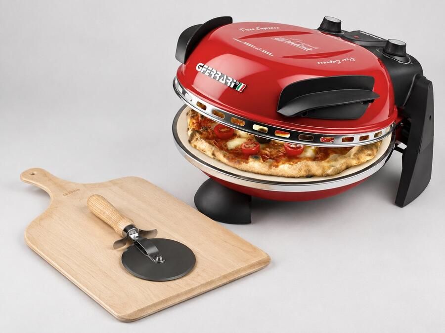 G3 Ferrari Pizzaoven Delizia Rood + Alu pizzaspatels + Pizzaplank + Pizzasnijder