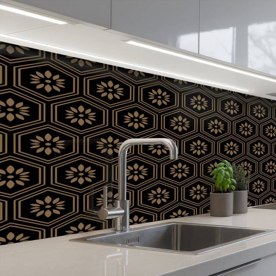 KitchenYeah Keuken achterwand 150x60 cm Spatscherm zelfklevend Bloemen Goud Hexagon Muurbeschermer Spatwand fornuis