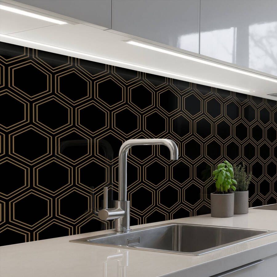 KitchenYeah Keuken achterwand 300x80 cm Spatscherm zelfklevend Zwart Goud Zeshoek Muurbeschermer Spatwand fornuis