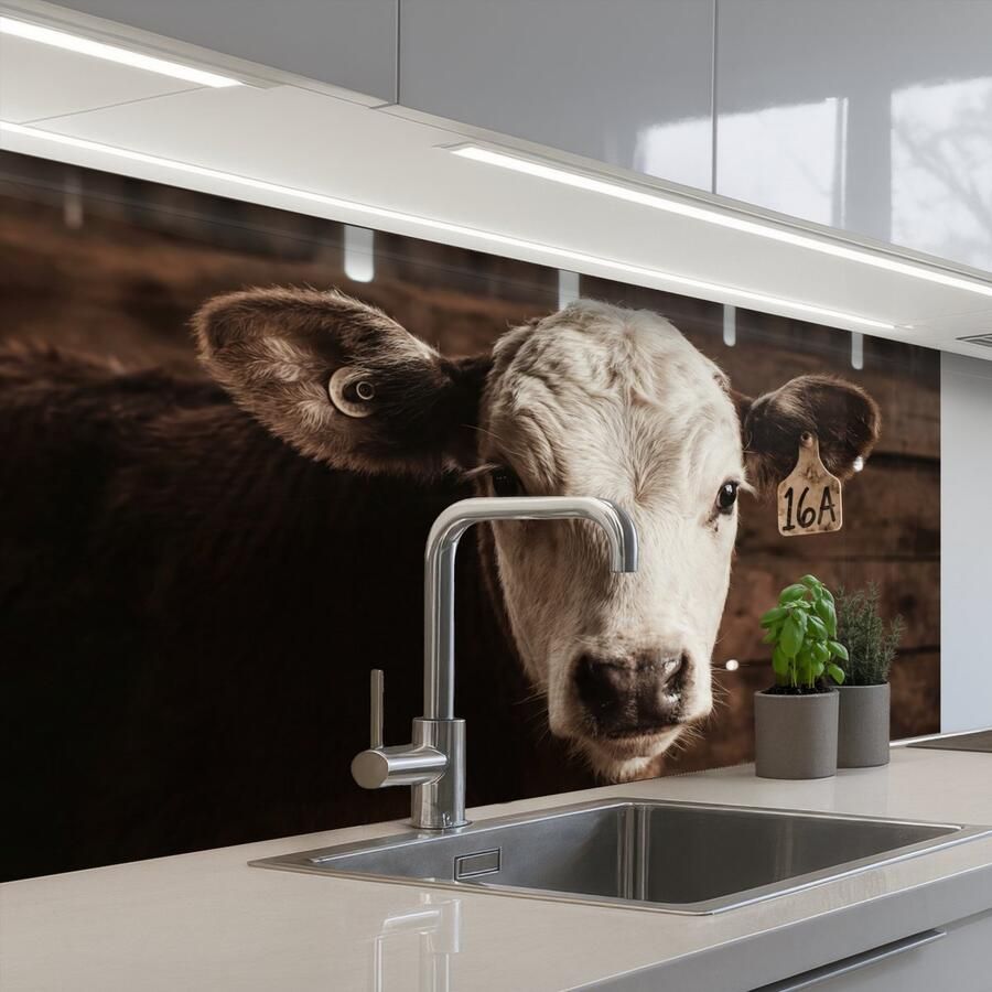 KitchenYeah Keuken achterwand 100x60 cm Spatscherm zelfklevend Kalf Oormerk Houten stal Muurbeschermer Spatwand fornuis