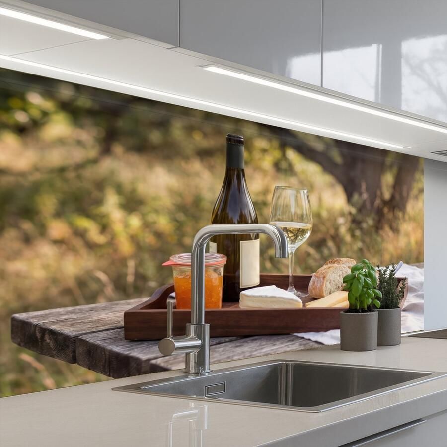 KitchenYeah Keuken achterwand 100x60 cm Spatscherm zelfklevend Picknick Wijn Kaasplankje Muurbeschermer Spatwand fornuis
