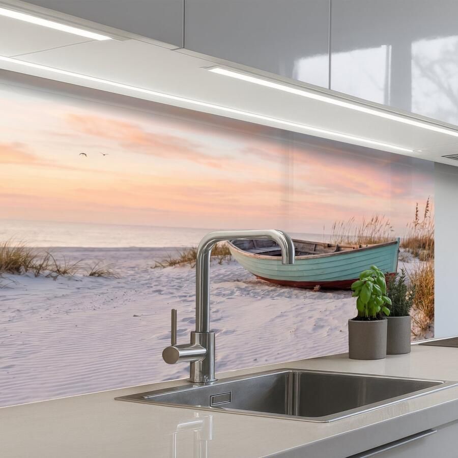KitchenYeah Keuken achterwand 100x60 cm Spatscherm zelfklevend Rustiek Roeiboot Zandstrand Muurbeschermer Spatwand fornuis