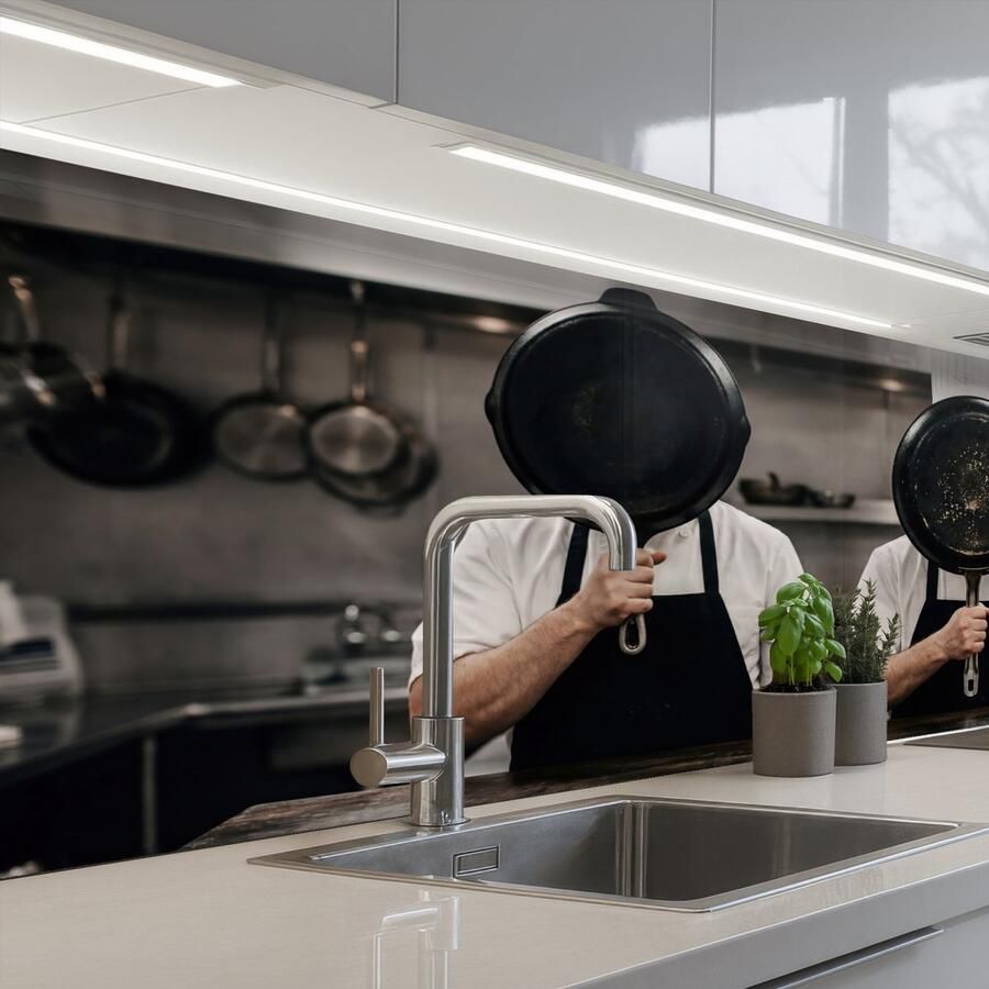 KitchenYeah Keuken achterwand 150x60 cm Spatscherm zelfklevend Koks Koekenpannen Keuken Muurbeschermer Spatwand fornuis