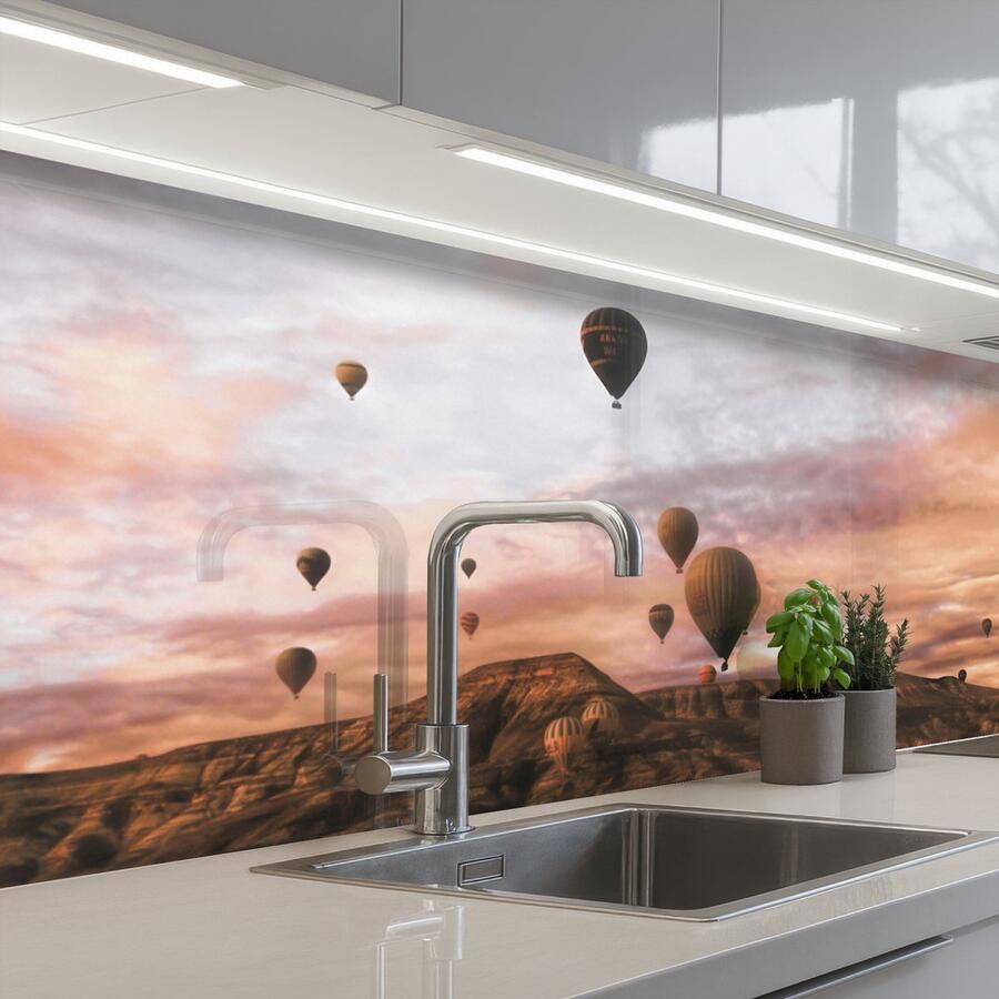 KitchenYeah Keuken achterwand 200x60 cm Spatscherm zelfklevend Landschap Luchtballon Bergen Bruin Muurbeschermer Spatwand fornuis