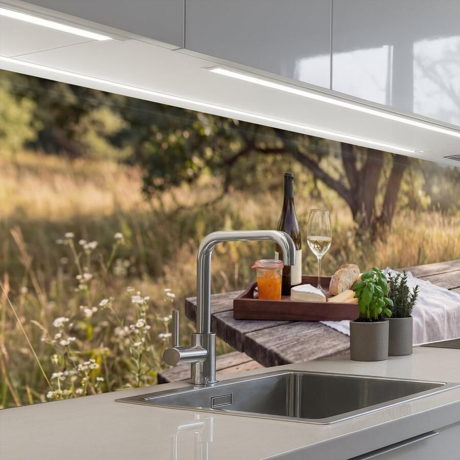 KitchenYeah Keuken achterwand 200x60 cm Spatscherm zelfklevend Picknick Wijn Kaasplankje Muurbeschermer Spatwand fornuis