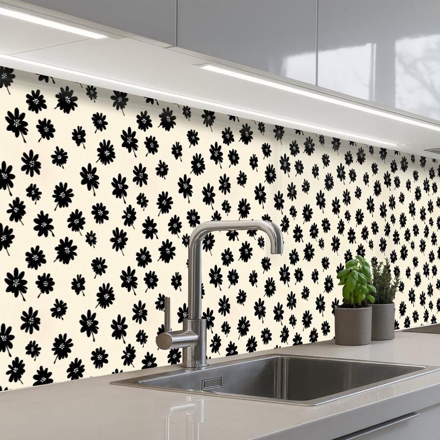 KitchenYeah Keuken achterwand 300x60 cm Spatscherm zelfklevend Madeliefjes Grafisch Zwart Beige Muurbeschermer Spatwand fornuis