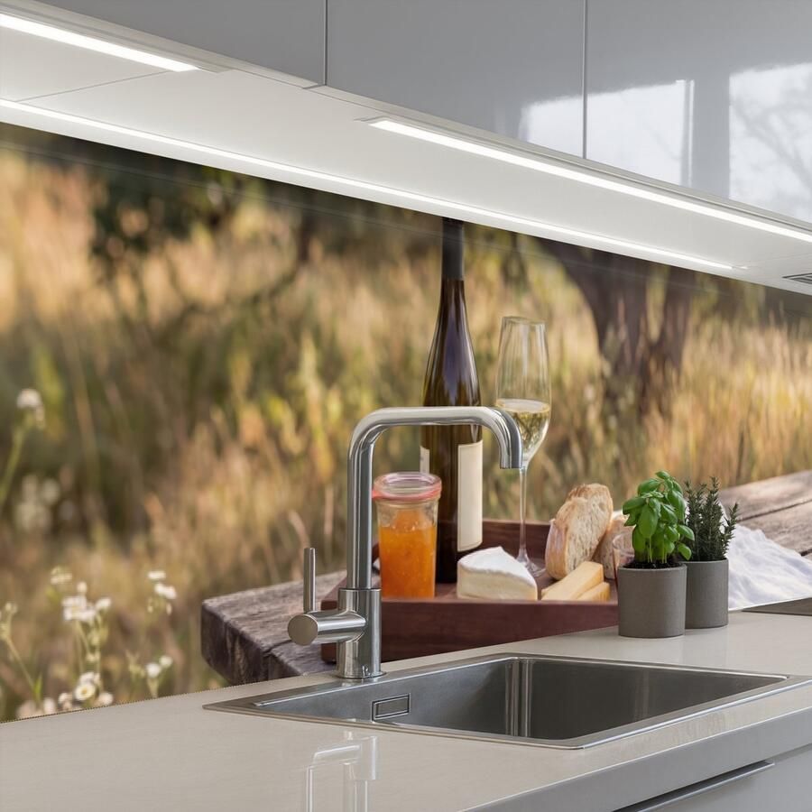 KitchenYeah Keuken achterwand 300x60 cm Spatscherm zelfklevend Picknick Wijn Kaasplankje Muurbeschermer Spatwand fornuis