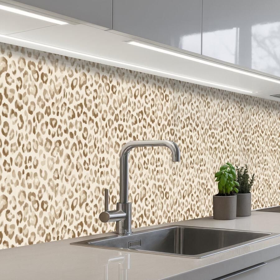 KitchenYeah Keuken achterwand 350x60 cm Spatscherm zelfklevend Luipaard Klassiek Beige Muurbeschermer Spatwand fornuis