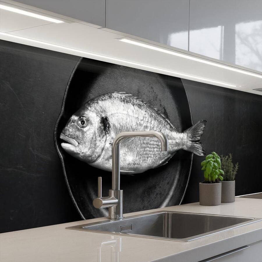 KitchenYeah Keuken achterwand 400x80 cm Spatscherm zelfklevend Pan Vis Zwart Wit Muurbeschermer Spatwand fornuis