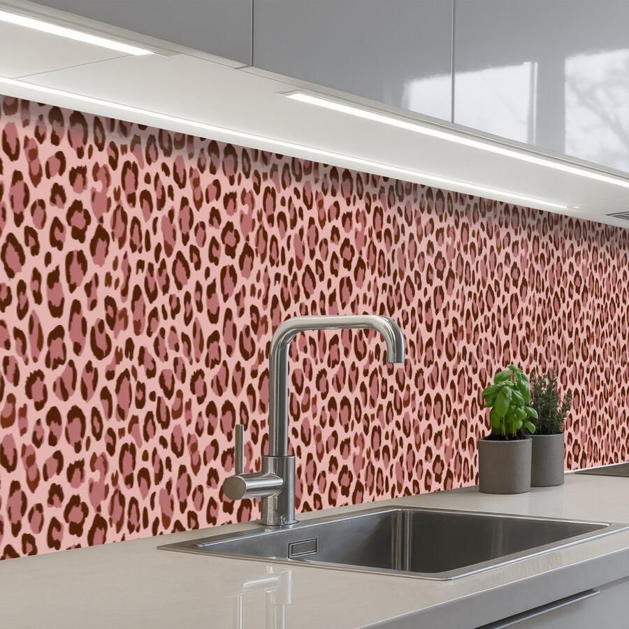 KitchenYeah Keuken achterwand 500x60 cm Spatscherm zelfklevend Luipaard Patroon Roze Muurbeschermer Spatwand fornuis