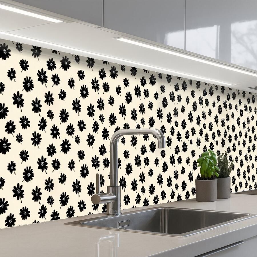 KitchenYeah Keuken achterwand 500x80 cm Spatscherm zelfklevend Madeliefjes Grafisch Zwart Beige Muurbeschermer Spatwand fornuis