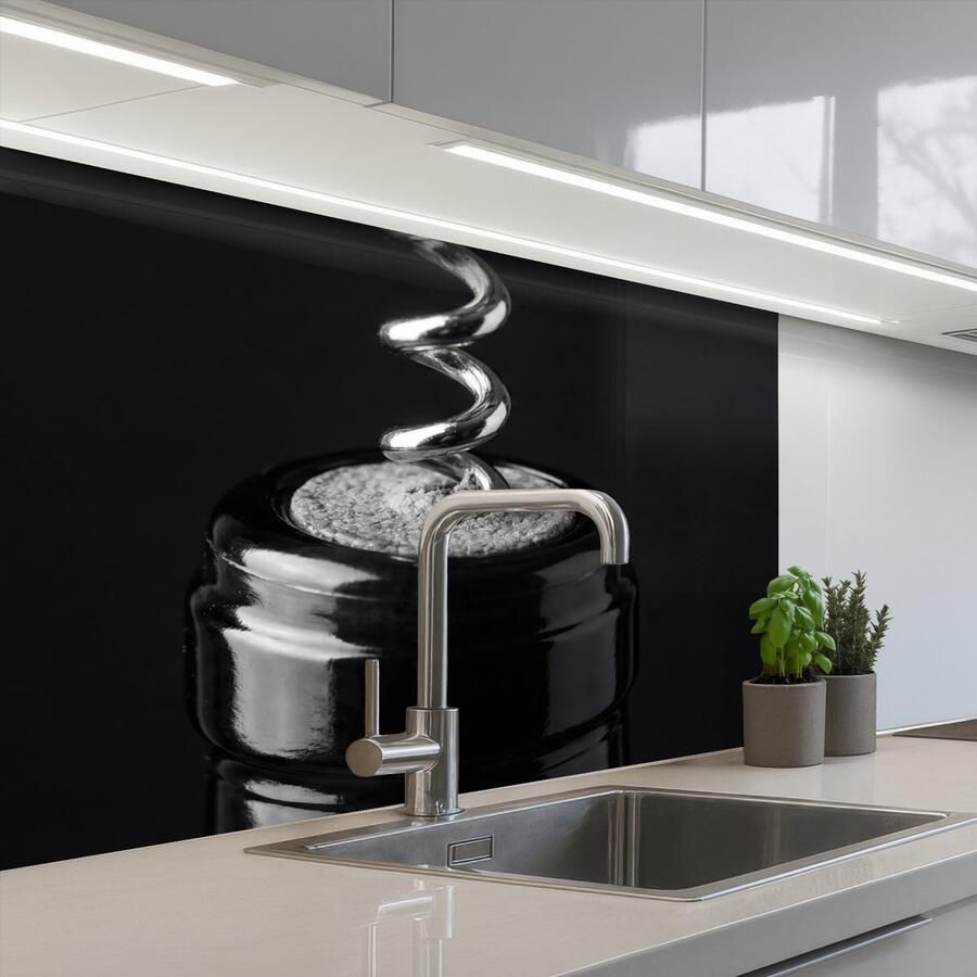 KitchenYeah Keuken achterwand 80x60 cm Spatscherm zelfklevend Kurkentrekker Wijn Zwart Wit Muurbeschermer Spatwand fornuis