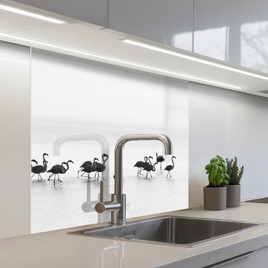 KitchenYeah Keuken achterwand 80x80 cm Spatscherm zelfklevend Flamingo's Water Natuur Zwart wit Muurbeschermer Spatwand fornuis