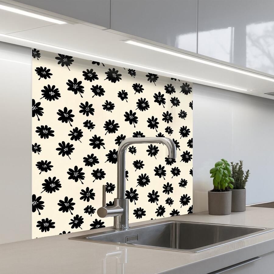 KitchenYeah Keuken achterwand 80x80 cm Spatscherm zelfklevend Madeliefjes Grafisch Zwart Beige Muurbeschermer Spatwand fornuis