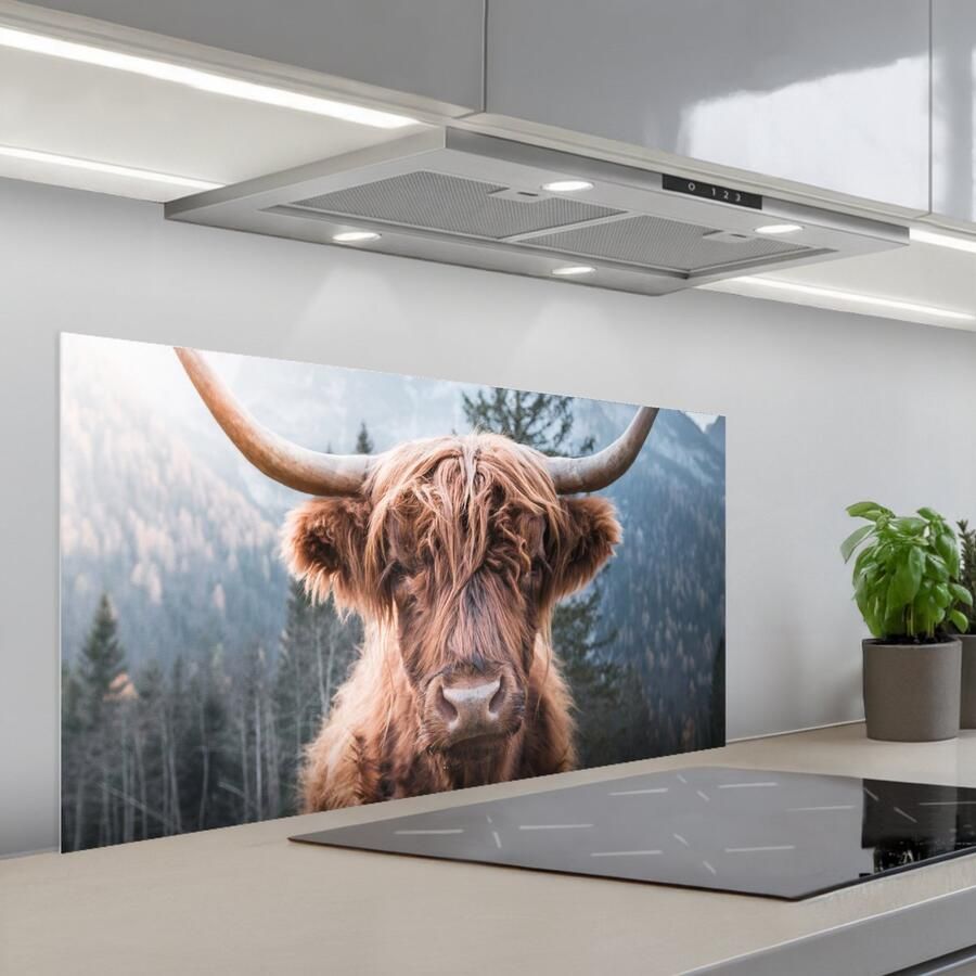 KitchenYeah Spatscherm 100x50 cm Zelfklevende achterwand Schotse hooglander Koe Dieren Berg Natuur Keuken muurbeschermer Spatwand fornuis