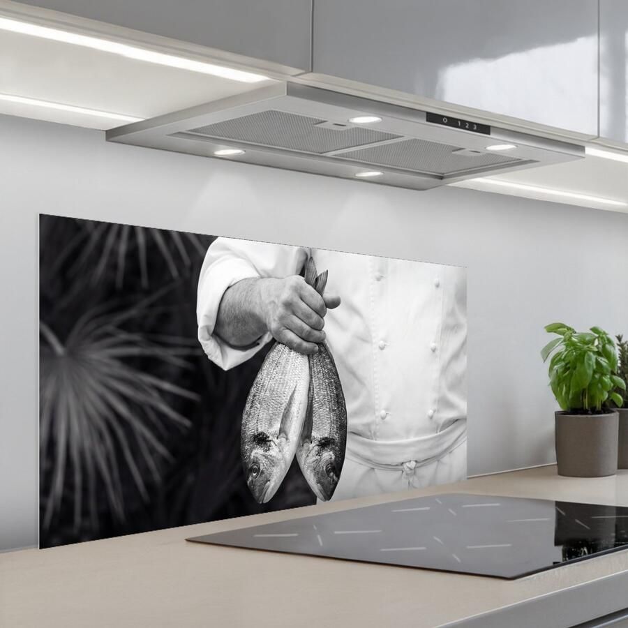 KitchenYeah Spatscherm 100x50 cm Zelfklevende achterwand Vissen Chef Zwart Wit Keuken muurbeschermer Spatwand fornuis