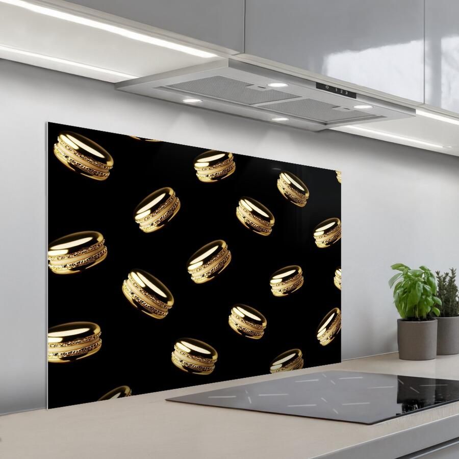 KitchenYeah Spatscherm 100x65 cm Zelfklevende achterwand Macarons Patroon Goud Zwart Keuken muurbeschermer Spatwand fornuis