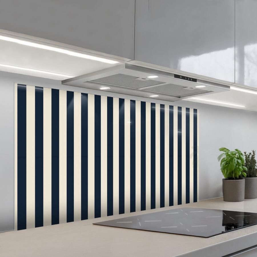 KitchenYeah Spatscherm 120x60 cm Zelfklevende achterwand Verticale strepen Blauw Crème Keuken muurbeschermer Spatwand fornuis