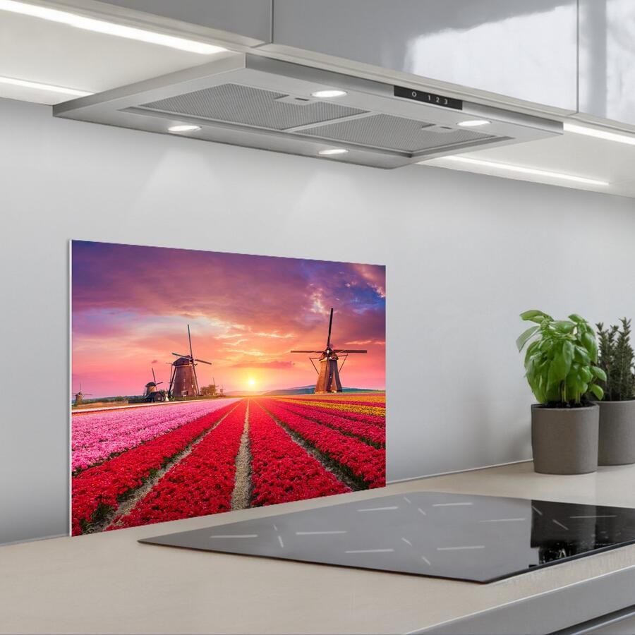 KitchenYeah Spatscherm 60x45 cm Zelfklevende achterwand Bloemen Tulpen Bloemenveld Molens Holland Keuken muurbeschermer Spatwand fornuis