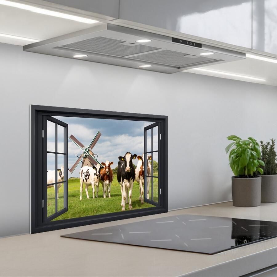 KitchenYeah Spatscherm 60x45 cm Zelfklevende achterwand Doorkijk Koe Molen Koeien Weiland Gras Groen Keuken muurbeschermer Spatwand fornuis
