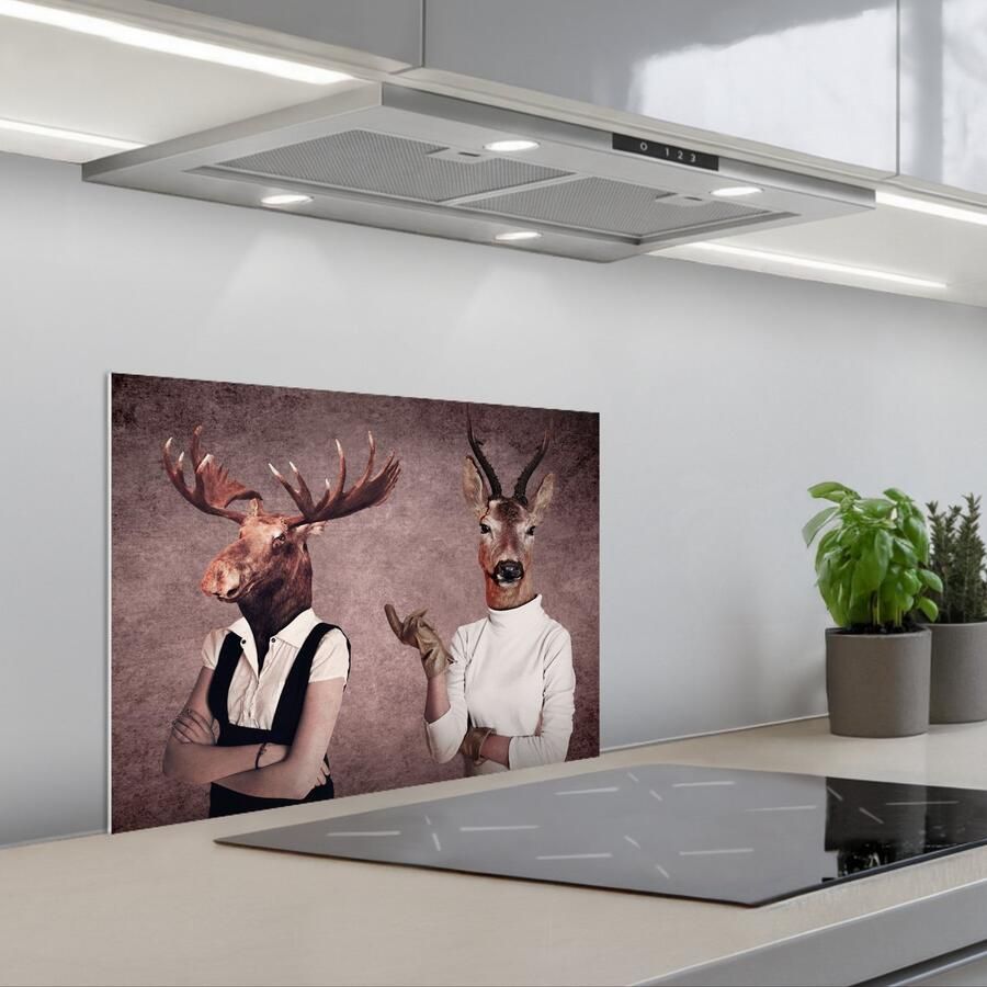 KitchenYeah Spatscherm 60x45 cm Zelfklevende achterwand Hert Gewei Portret Bruin Surrealisme Dier Keuken muurbeschermer Spatwand fornuis