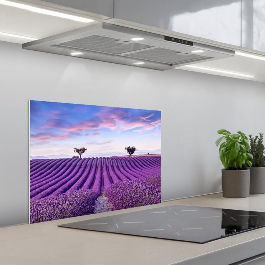 KitchenYeah Spatscherm 60x45 cm Zelfklevende achterwand Lavendel Natuur Paars Bomen Bloemen Keuken muurbeschermer Spatwand fornuis