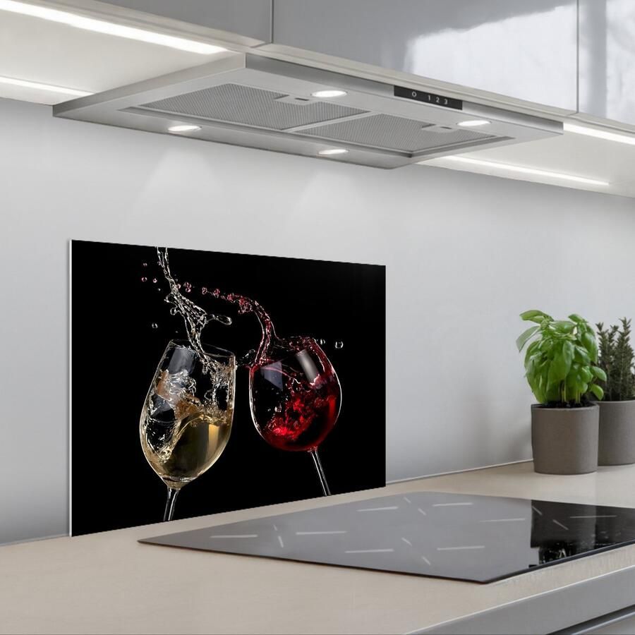 KitchenYeah Spatscherm 60x45 cm Zelfklevende achterwand Rode Wijn Witte Wijn Glas Zwart Keuken muurbeschermer Spatwand fornuis