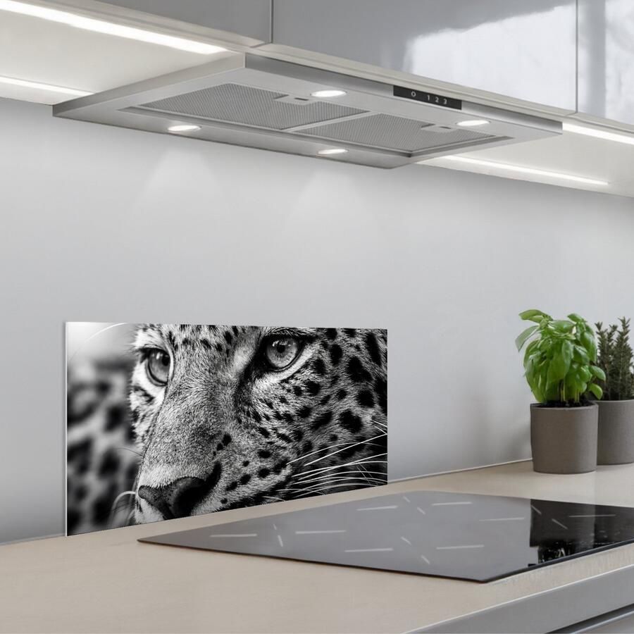 KitchenYeah Spatscherm 70x30 cm Zelfklevende achterwand Luipaard Zwart Wit Oog Keuken muurbeschermer Spatwand fornuis
