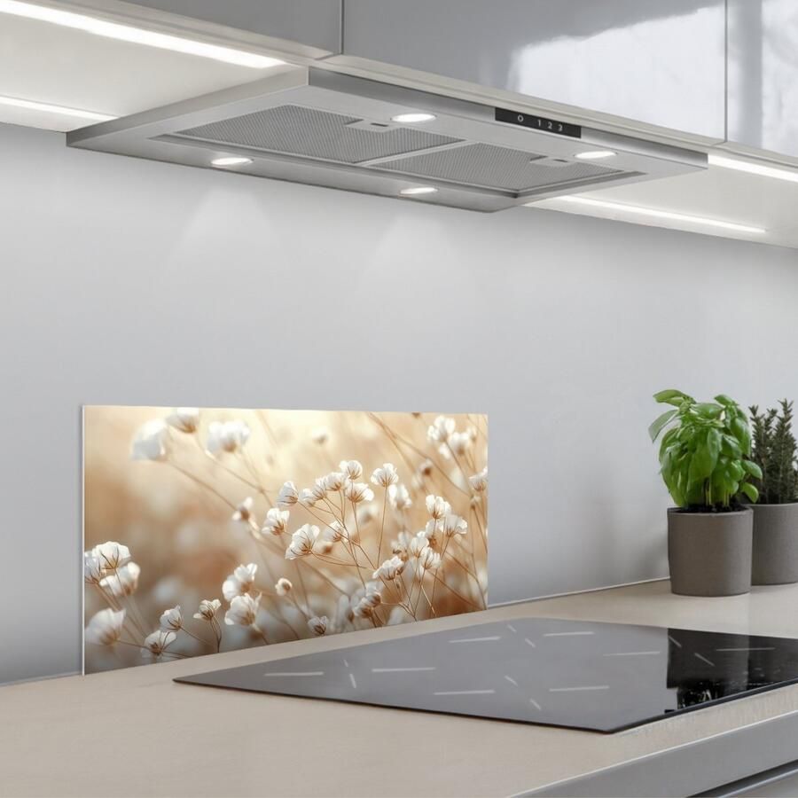 KitchenYeah Spatscherm 60x30 cm Zelfklevende achterwand Wilde Bloemen Wit Keuken muurbeschermer Spatwand fornuis